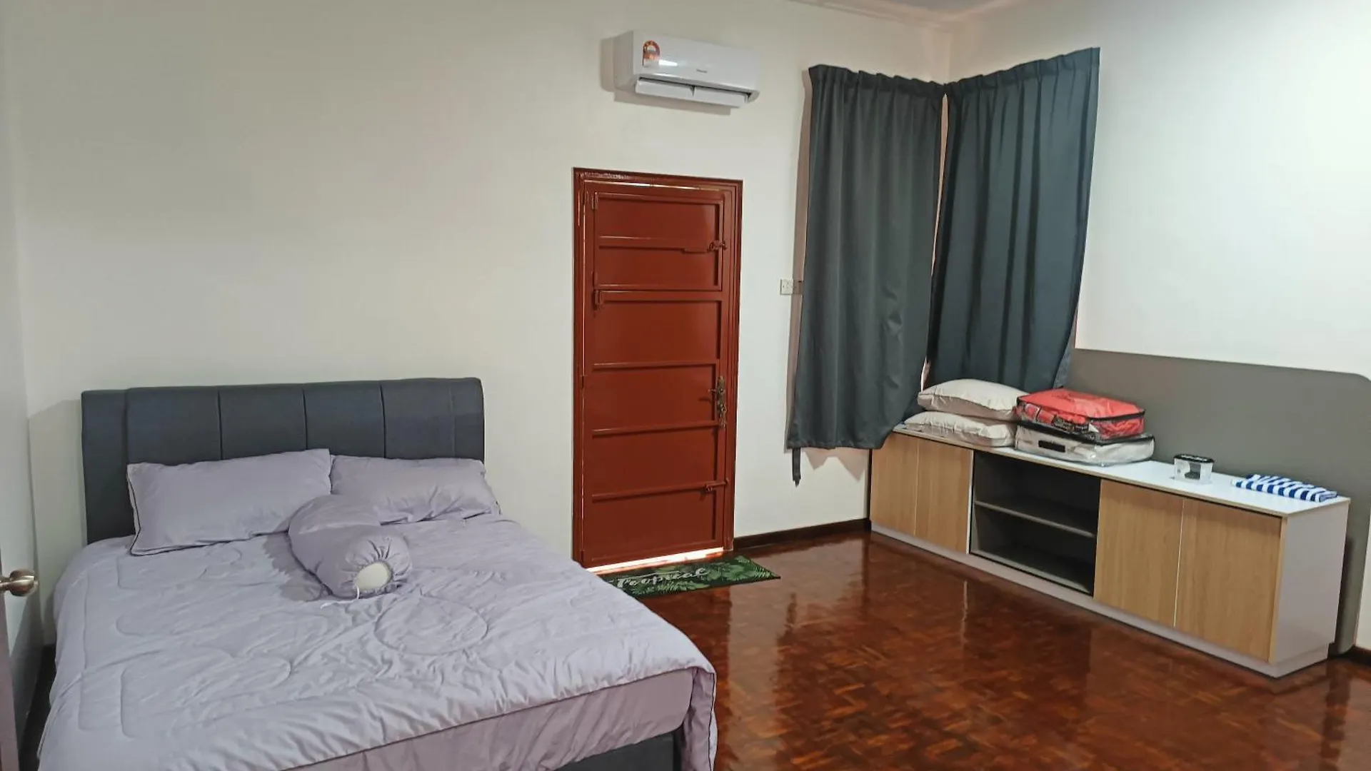 Holiday home Paradigm Mall-Skudai-Sutera-Johor Bahru-K&A Homestay-12 Pax
